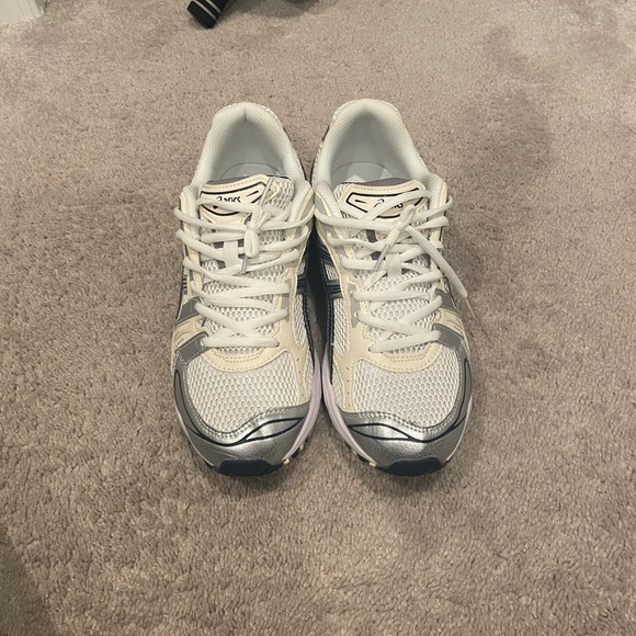 ASICS - Picture 7 of 8